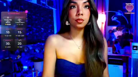 Snapshot of louisassy chatting on 06/15/26, 06:15 Louisa online show from 06/15/26, 06:15