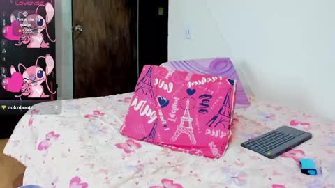Snapshot of louise_22cm chatting on 04/21/26, 01:06 Mi lu online show from 04/21/26, 01:06