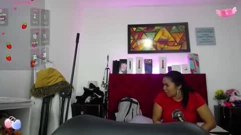 Snapshot of louise_nails chatting on 09/16/25, 12:17 LouIse online show from 09/16/25, 12:17