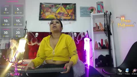 Snapshot of louise_nails chatting on 10/22/25, 12:16 LouIse online show from 10/22/25, 12:16