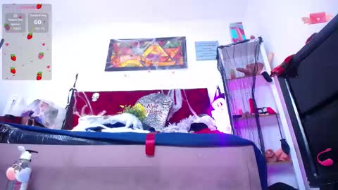 Snapshot of louise_nails chatting on 10/26/25, 02:12 LouIse online show from 10/26/25, 02:12