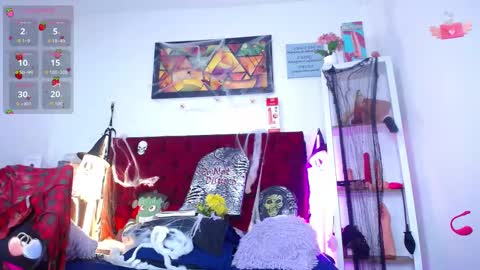 Snapshot of louise_nails chatting on 10/30/25, 12:28 LouIse online show from 10/30/25, 12:28