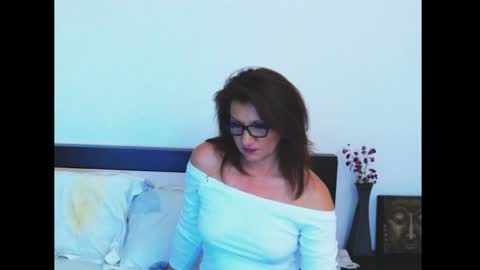 louisebella online show from 05/25/26, 11:11