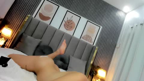 Snapshot of louiseelizabeth chatting on 12/03/24, 08:50 samantha online show from 12/03/24, 08:50