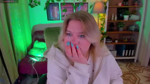 Loise online show from 11/30/25, 10:25