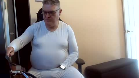 Snapshot of loumtl3 chatting on 07/24/26, 12:36 loumtl3 online show from 07/24/26, 12:36