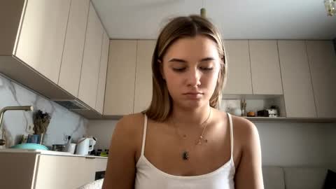 Eliza online show from 04/16/26, 01:23