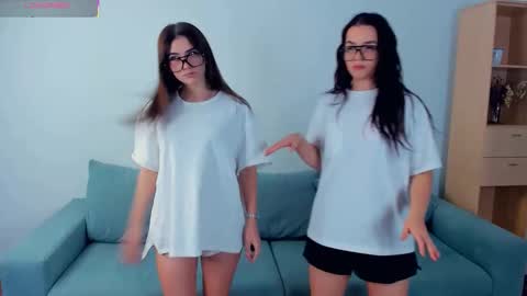 Snapshot of louriezita chatting on 10/09/25, 04:43 Brook and Del online show from 10/09/25, 04:43