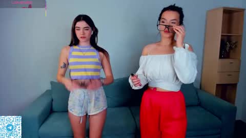 Snapshot of louriezita chatting on 10/10/25, 04:44 Brook and Del online show from 10/10/25, 04:44