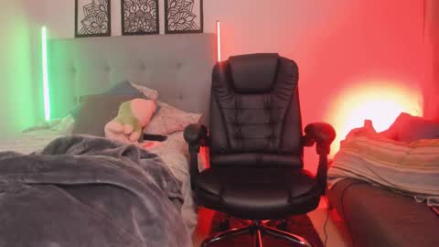 Lourrein Stoun   Independiente online show from 11/13/25, 02:54