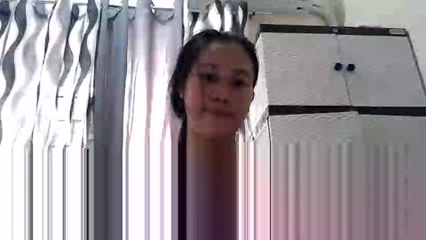 Snapshot of louxx1 chatting on 11/04/25, 01:48 louxx1 online show from 11/04/25, 01:48