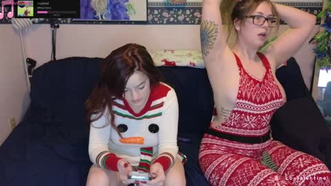 Snapshot of lovalentine chatting on 12/24/24, 04:55 Lo Valentine online show from 12/24/24, 04:55