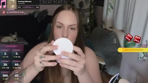 Snapshot of lovalentine chatting on 04/15/26, 05:25 Lo Valentine online show from 04/15/26, 05:25