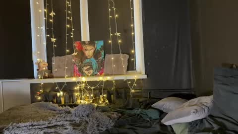 Snapshot of love4couple chatting on 04/11/26, 07:45 Mary and Tom online show from 04/11/26, 07:45