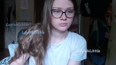 Snapshot of love4layla chatting on 06/19/26, 05:17 Laylah Little online show from 06/19/26, 05:17
