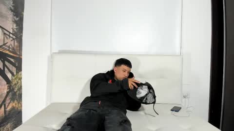 Snapshot of love_addiction chatting on 04/18/26, 01:59 -- allison -- online show from 04/18/26, 01:59