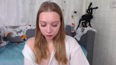 love bella  online show from 10/20/25, 12:11