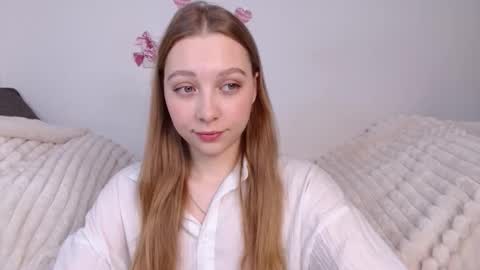 Snapshot of love_bella_ chatting on 03/13/26, 12:17 love bella online show from 03/13/26, 12:17