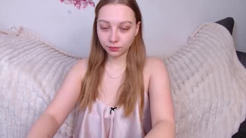 Snapshot of love_bella_ chatting on 03/17/26, 12:04 love bella online show from 03/17/26, 12:04