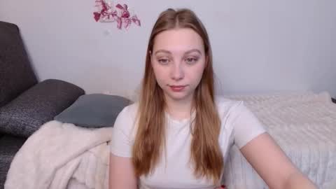 Snapshot of love_bella_ chatting on 03/24/26, 12:04 love bella online show from 03/24/26, 12:04