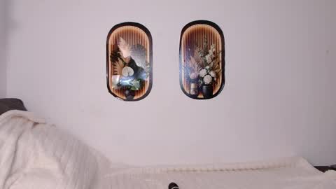 Snapshot of love_bella_ chatting on 04/17/26, 12:24 love bella online show from 04/17/26, 12:24