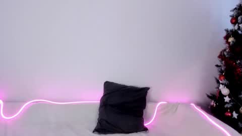 Snapshot of love_coin chatting on 01/22/25, 05:59 Love is name - I want to be your hobby General of hearts troops online show from 01/22/25, 05:59