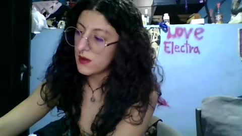 Snapshot of love_electra chatting on 03/17/26, 01:32 love_electra online show from 03/17/26, 01:32