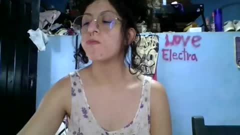 Snapshot of love_electra chatting on 03/29/26, 07:14 love_electra online show from 03/29/26, 07:14