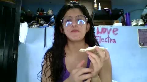 Snapshot of love_electra chatting on 04/01/26, 03:09 love_electra online show from 04/01/26, 03:09