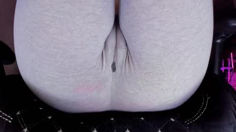 Kira online show from 09/21/25, 12:18