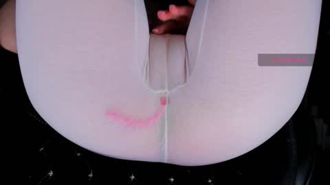 Kira online show from 10/09/25, 09:40