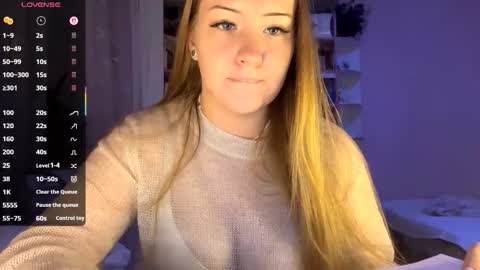 Megan online show from 09/30/25, 04:12