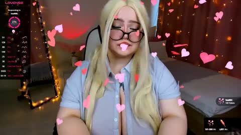 Snapshot of love_insidee chatting on 02/26/25, 08:15 Sailor online show from 02/26/25, 08:15