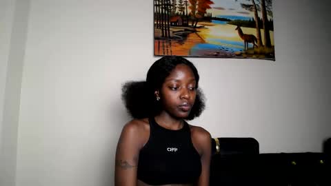 Snapshot of love_miah chatting on 09/25/25, 02:10 Miah online show from 09/25/25, 02:10