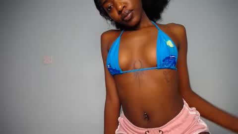 Snapshot of love_miah chatting on 10/23/25, 10:08 Miah online show from 10/23/25, 10:08