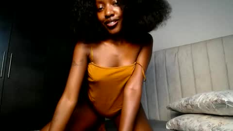 Snapshot of love_miah chatting on 05/15/26, 11:06 Miah online show from 05/15/26, 11:06