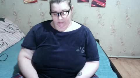 Snapshot of love_milanna chatting on 01/12/25, 04:52 Milana online show from 01/12/25, 04:52