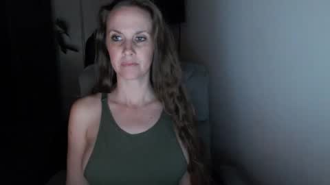 Snapshot of love_on_ chatting on 11/11/25, 01:49 LoVe On online show from 11/11/25, 01:49