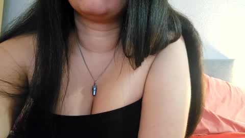 Snapshot of love_raquel_xo chatting on 04/02/26, 12:52 Raquel Love online show from 04/02/26, 12:52