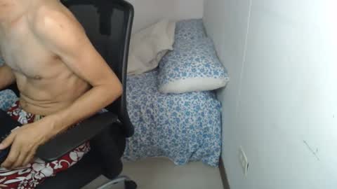 Snapshot of love_room_0206 chatting on 04/09/26, 01:38 Andys and mary online show from 04/09/26, 01:38