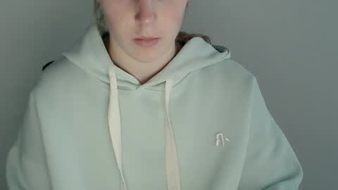 Snapshot of love_vivian chatting on 11/21/25, 12:04 Vivian online show from 11/21/25, 12:04