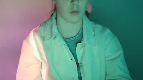 Snapshot of love_vivian chatting on 12/03/25, 01:42 Vivian online show from 12/03/25, 01:42