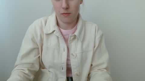 Snapshot of love_vivian chatting on 03/17/26, 12:08 Vivian online show from 03/17/26, 12:08