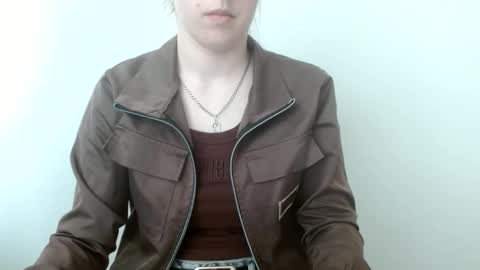 Snapshot of love_vivian chatting on 03/18/26, 12:41 Vivian online show from 03/18/26, 12:41