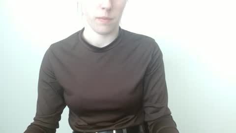 Snapshot of love_vivian chatting on 03/26/26, 12:11 Vivian online show from 03/26/26, 12:11