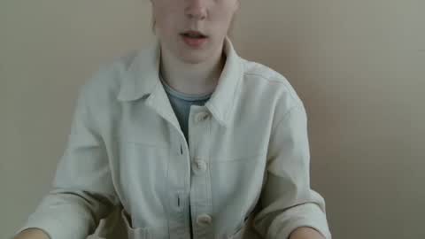 Snapshot of love_vivian chatting on 03/27/26, 12:38 Vivian online show from 03/27/26, 12:38