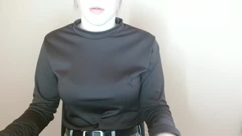 Snapshot of love_vivian chatting on 04/09/26, 12:32 Vivian online show from 04/09/26, 12:32