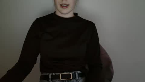 Snapshot of love_vivian chatting on 04/13/26, 05:18 Vivian online show from 04/13/26, 05:18