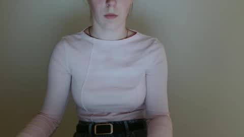 Snapshot of love_vivian chatting on 04/16/26, 02:07 Vivian online show from 04/16/26, 02:07