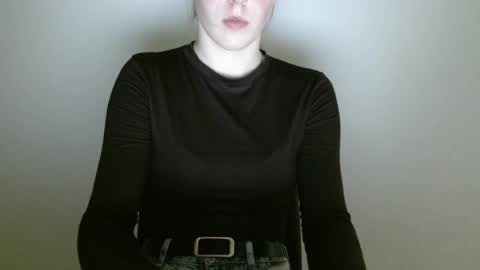 Vivian online show from 05/18/26, 04:24